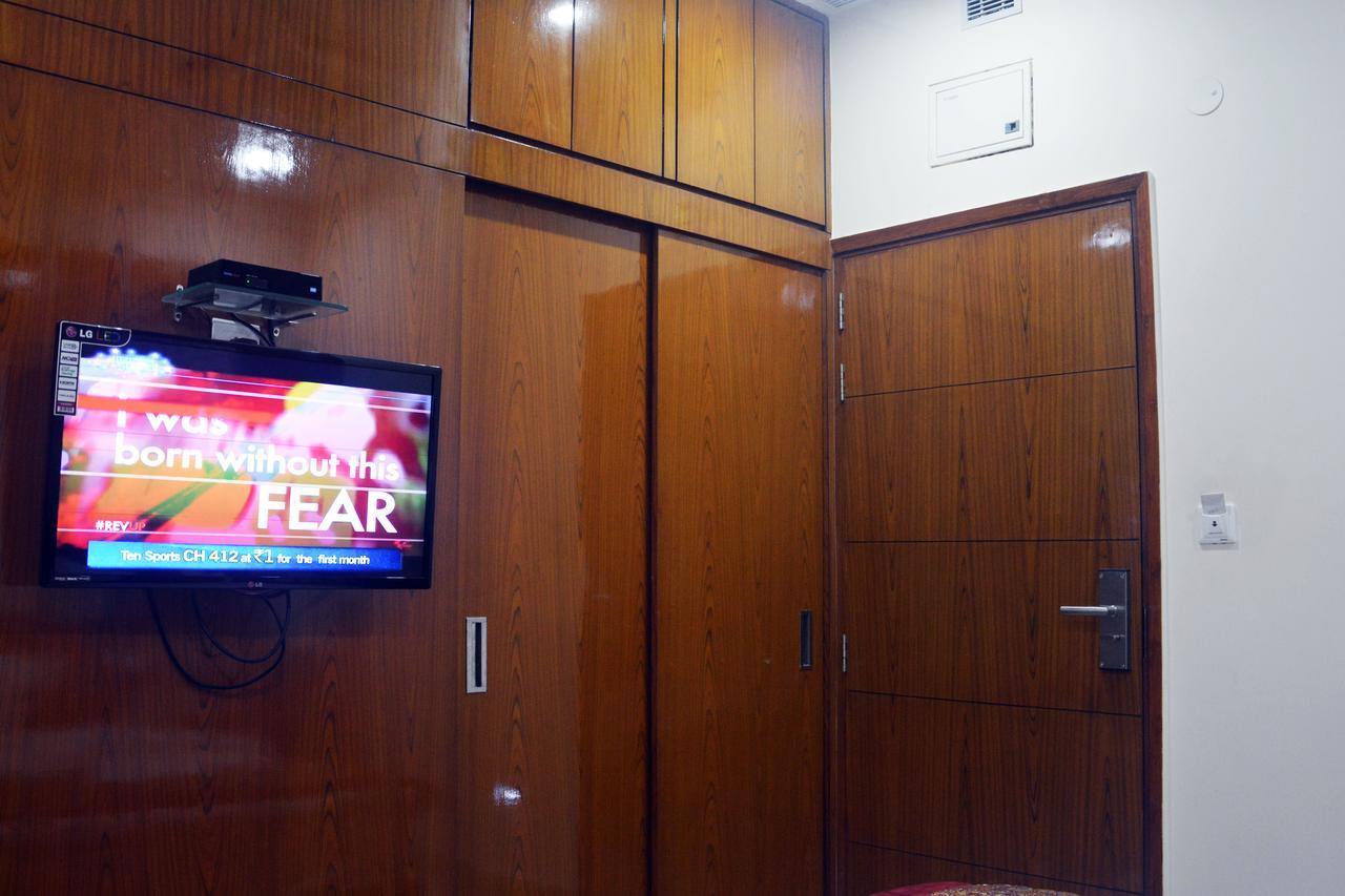 Hotel Trinity Corporate Udyog Vihar à Gurgaon Extérieur photo
