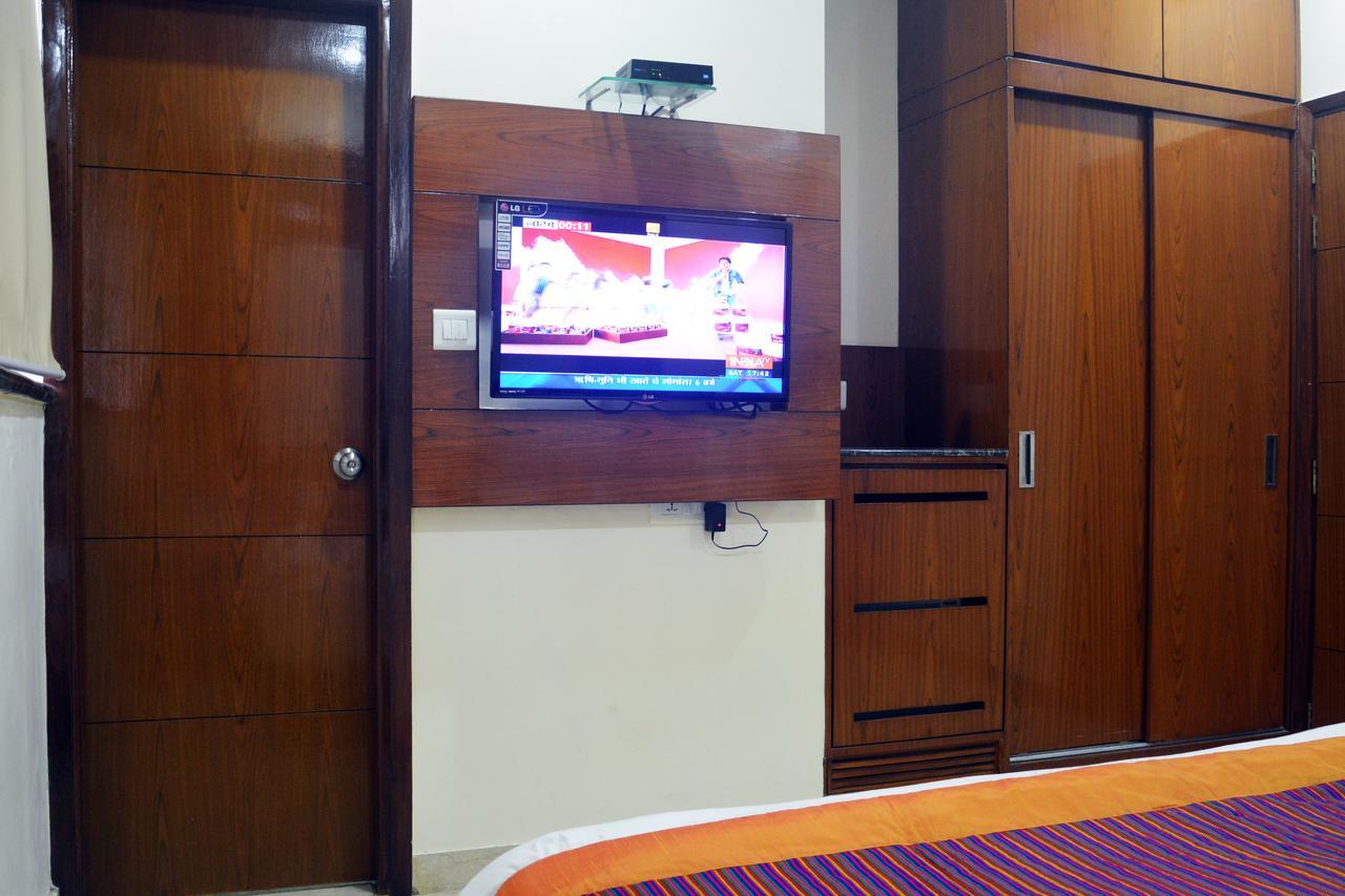 Hotel Trinity Corporate Udyog Vihar à Gurgaon Extérieur photo
