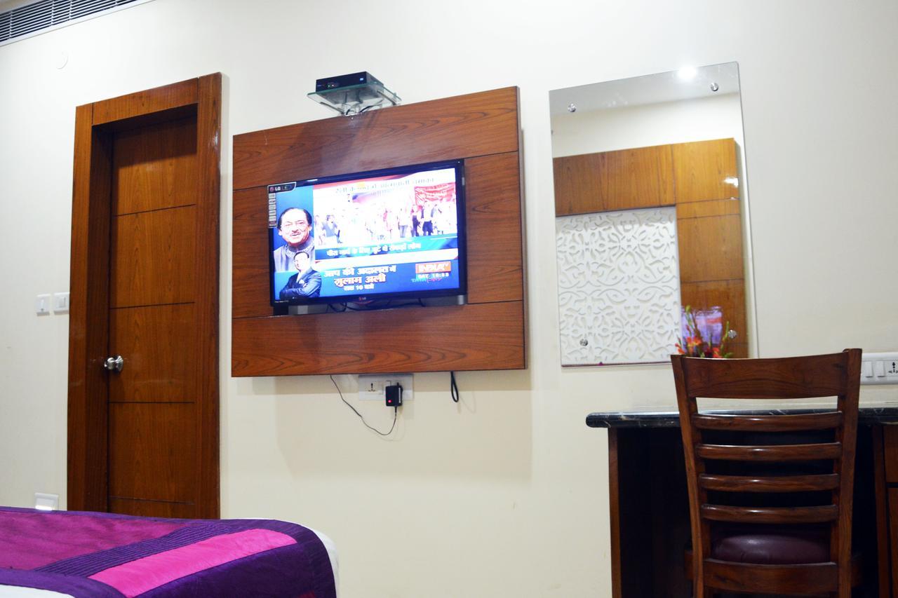Hotel Trinity Corporate Udyog Vihar à Gurgaon Extérieur photo