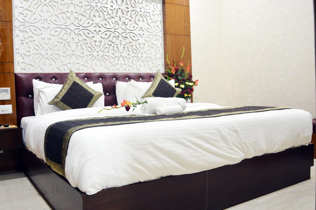Hotel Trinity Corporate Udyog Vihar à Gurgaon Extérieur photo