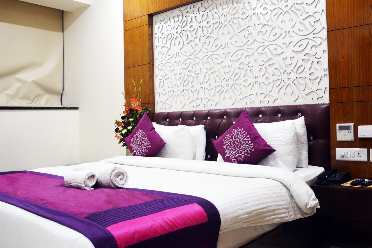 Hotel Trinity Corporate Udyog Vihar à Gurgaon Extérieur photo