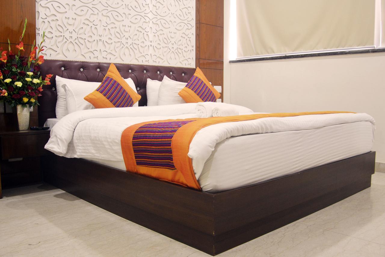 Hotel Trinity Corporate Udyog Vihar à Gurgaon Extérieur photo