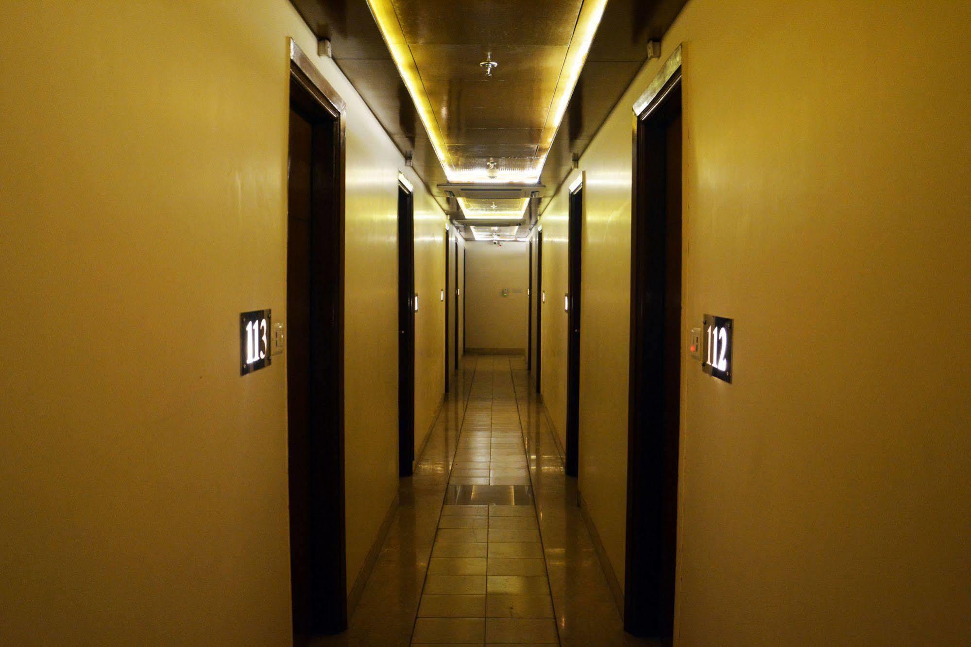 Hotel Trinity Corporate Udyog Vihar à Gurgaon Extérieur photo