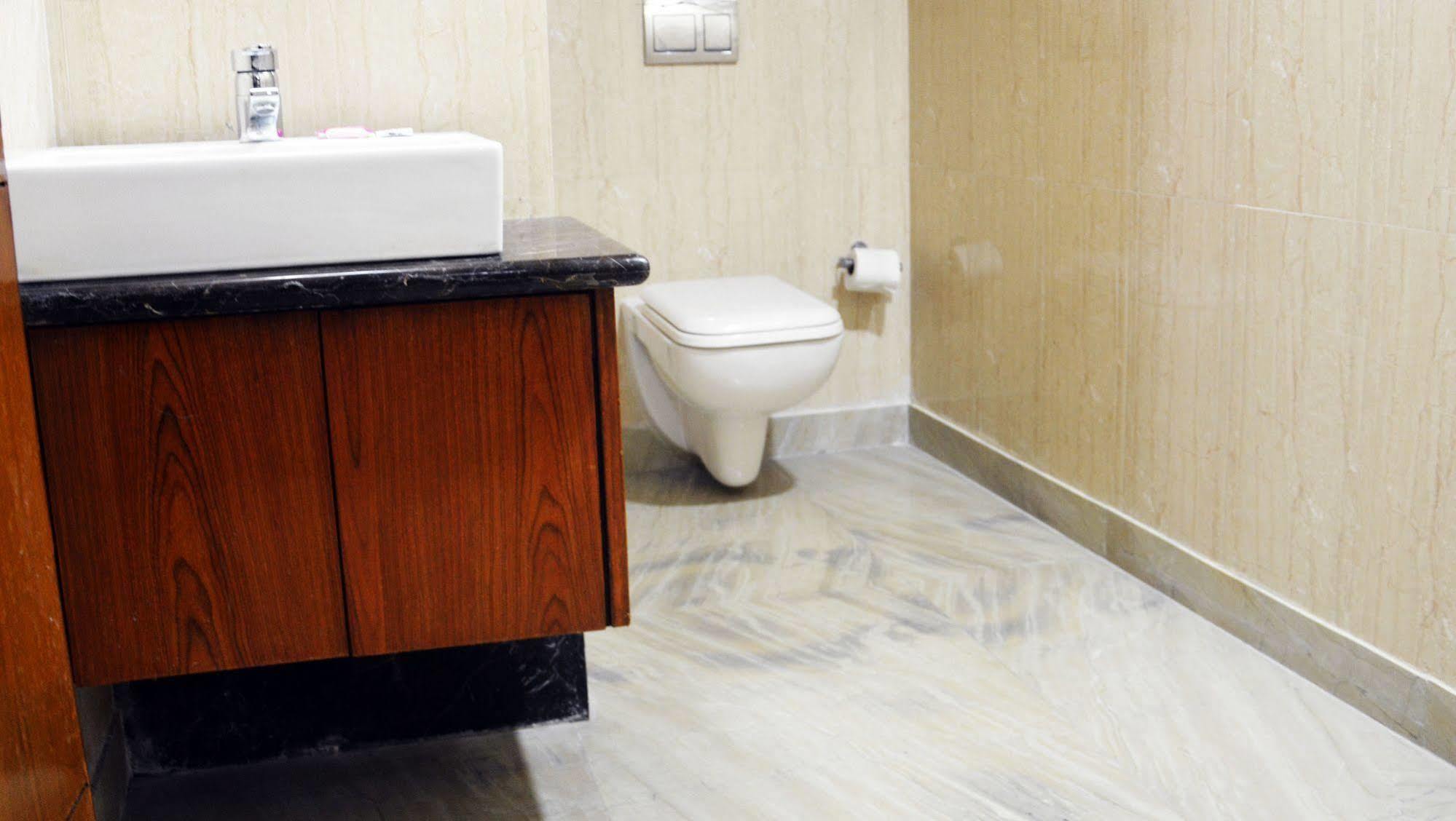 Hotel Trinity Corporate Udyog Vihar à Gurgaon Extérieur photo
