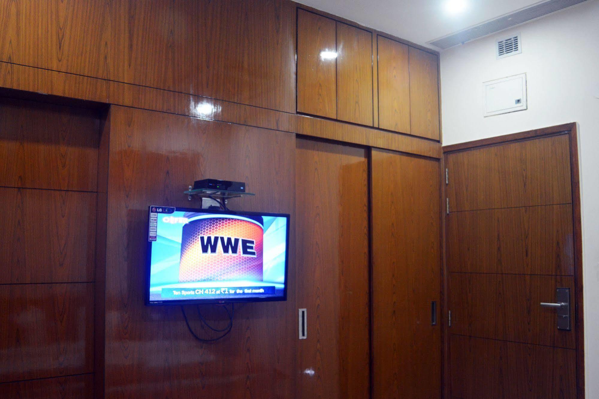 Hotel Trinity Corporate Udyog Vihar à Gurgaon Extérieur photo