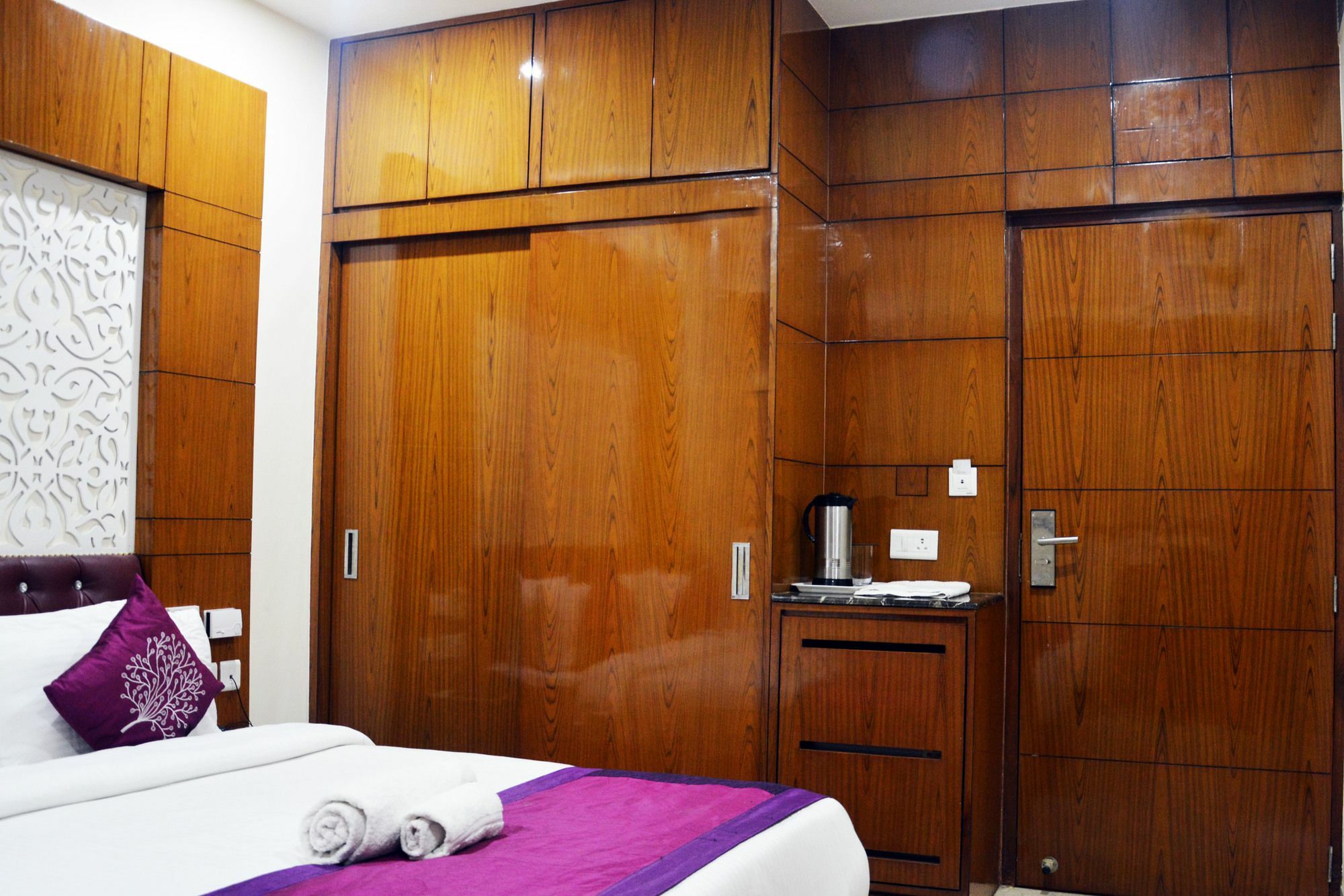 Hotel Trinity Corporate Udyog Vihar à Gurgaon Extérieur photo